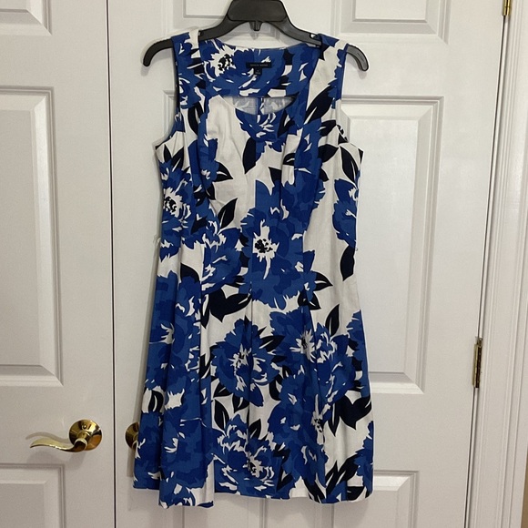 Tommy Hilfiger Blue and White Floral Dress - Picture 1 of 6